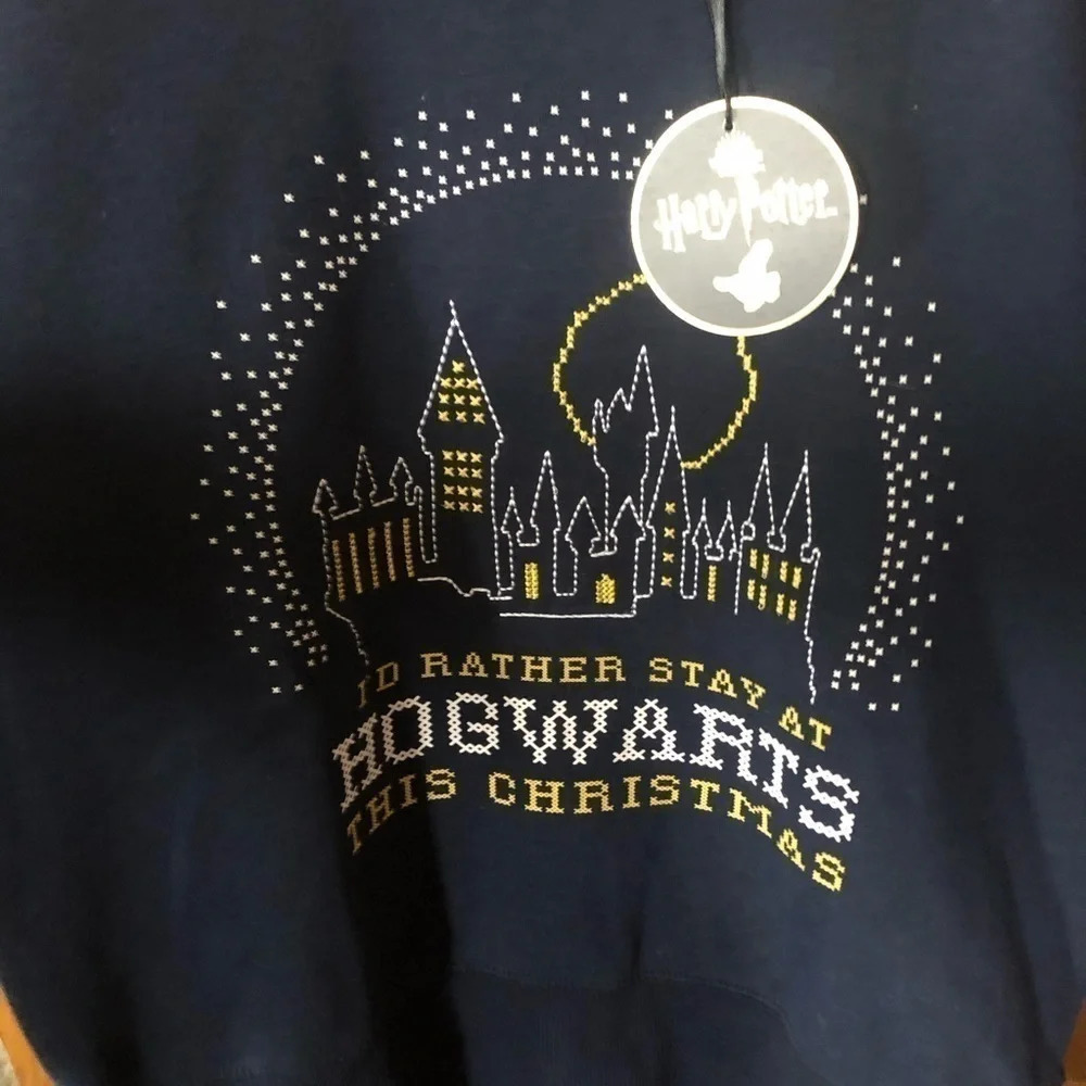 Hogwarts Christmas Sweater - Picture 3 of 10